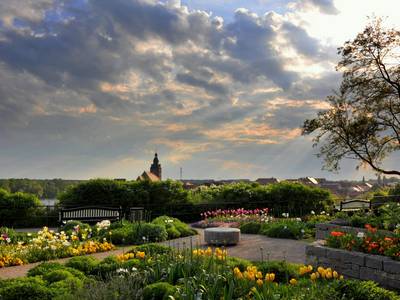 dechaneigarten mit blick auf die stadtkirche hansestadt havelberg