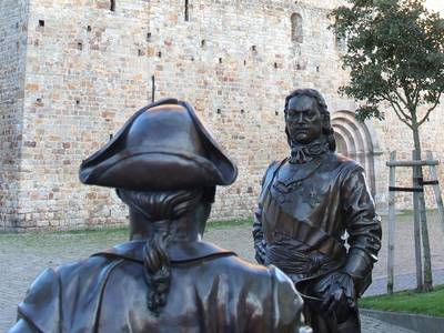 Bronzefiguren auf dem Domplatz ©Hansestadt Havelberg