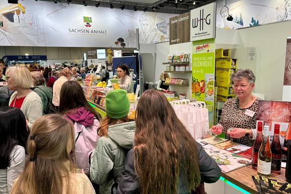 Internationale Grüne Woche Berlin Sachsen Anhalt Halle 23b Tourist Info vor Ort