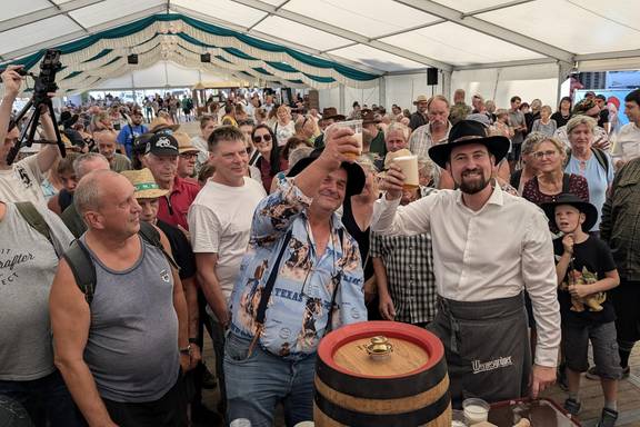 prost auf in die markttage