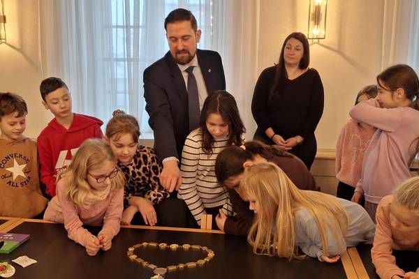 besuch der 3. klassen der havelberger grundschule beim b rgermeister foto 1