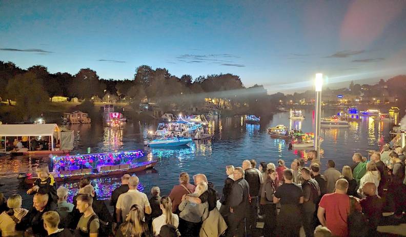 havelberger bootskorso funkeln auf dem wasser hebt die stimmung hansestadt havelberg